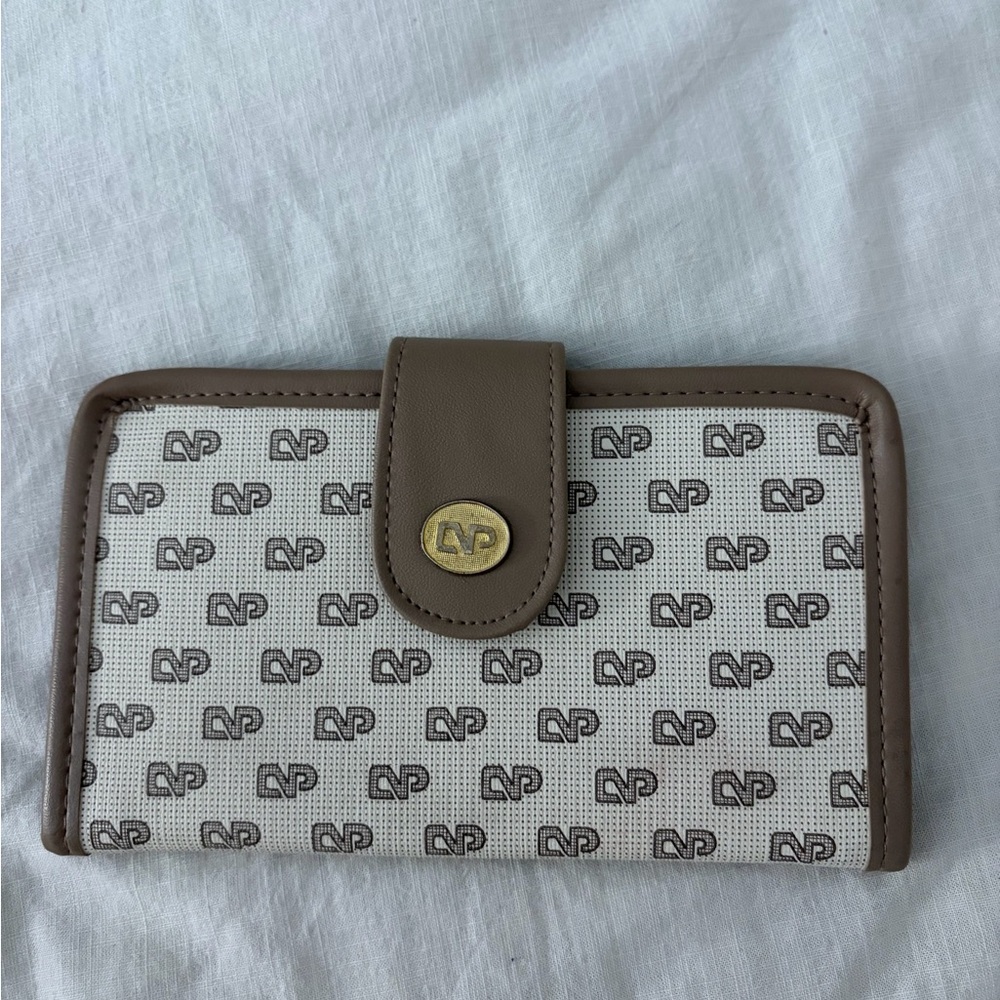Vintage (LVP) Brown and Cream Wallet
